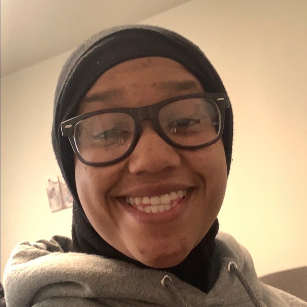 Meet your Posher, Zhamya